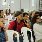 Público atento à apresentação de Renato Dagnino